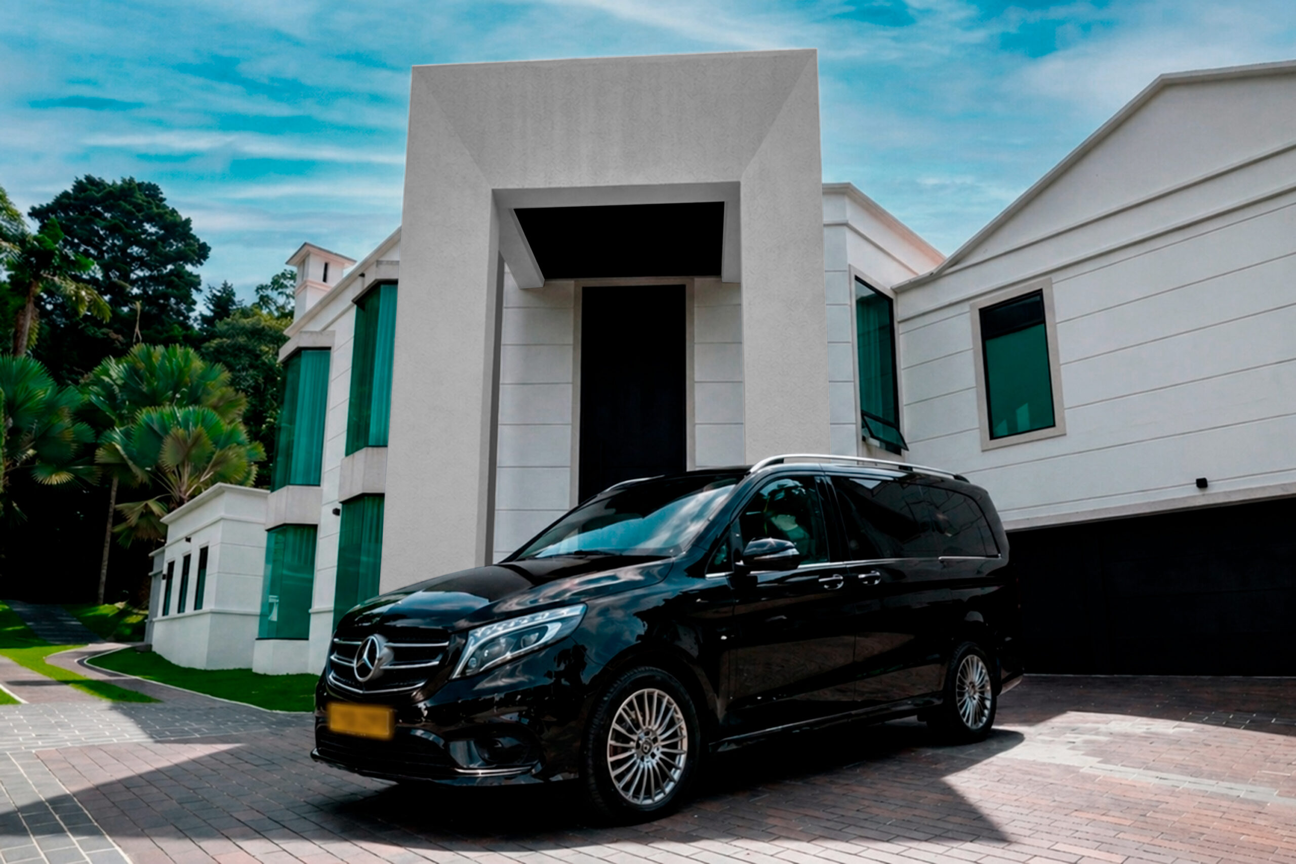 Black Mercedes Vito.png2