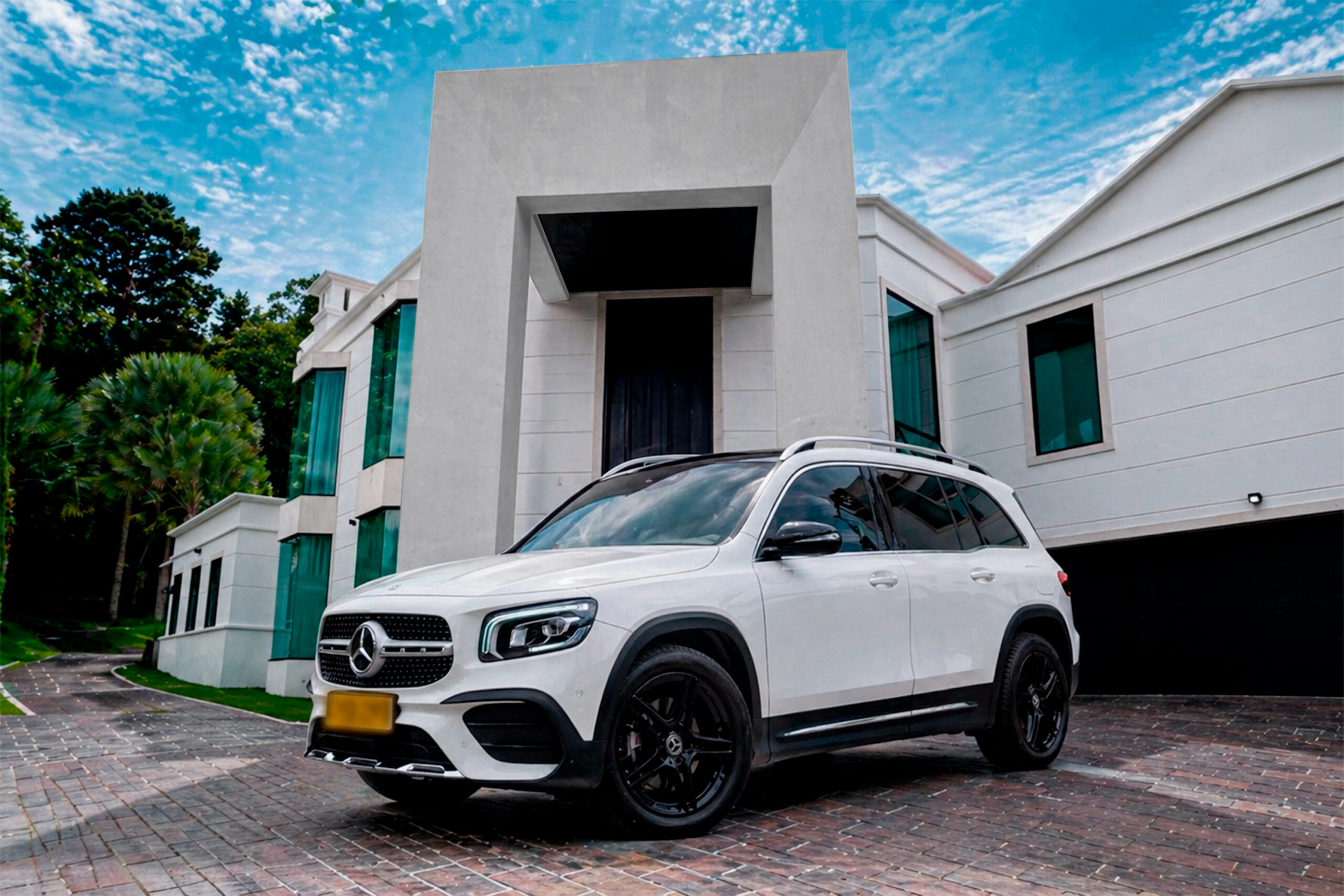 Mercedes GLB 200.png-1